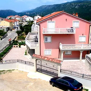 https://villa-lily-novi-vinodolski.primorje-gorskikotar.com