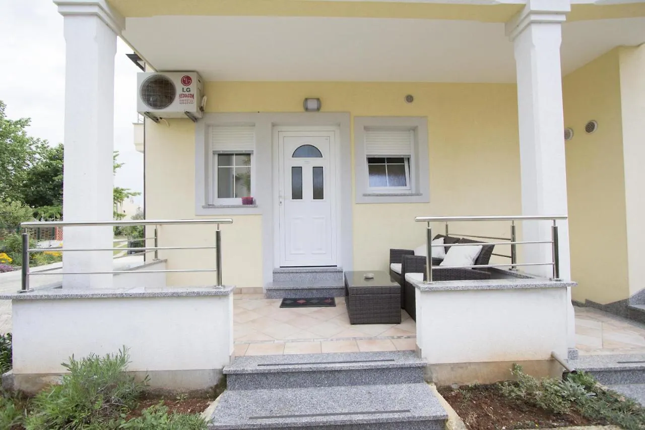 Apartments Rajci 罗维尼 克罗地亚